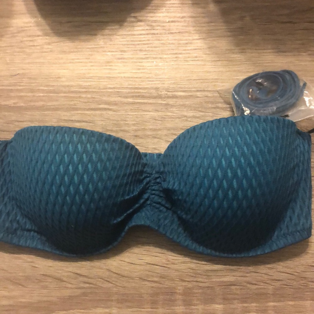 Deep aqua swim top